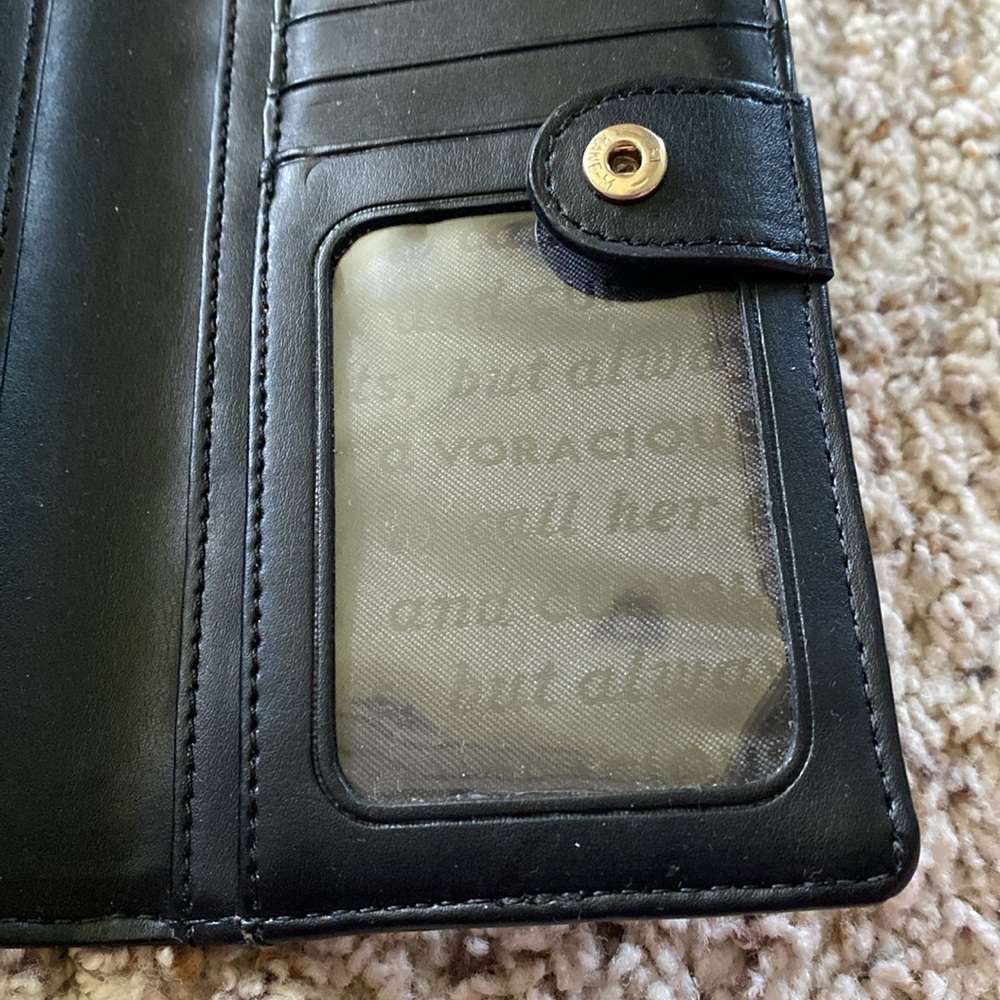 • Kate Spade Wallet • - Picture 5 of 6